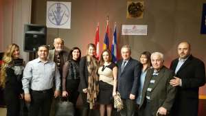 Minister Mélanie Jolie with a group of Syrian Armenian new immigrants